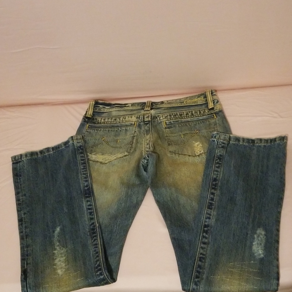 !!NWOT!! Womens Distressed Bootcut Jeans Size 4